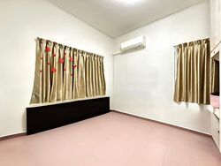 Hillview Avenue (D23), Terrace #484653751